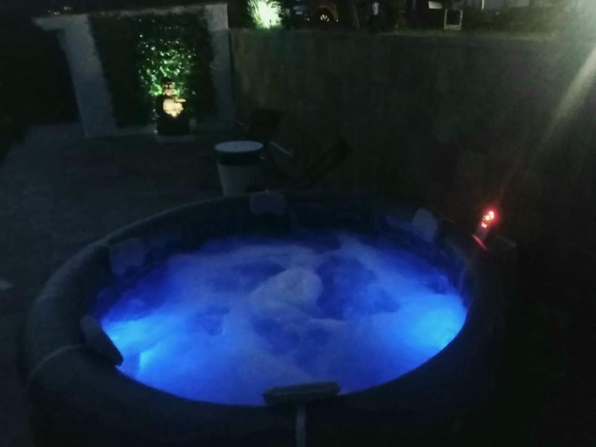 Holiday home Buen Estar, Piscina, Barbacoa, Jacuzzi En Valencia Turis
