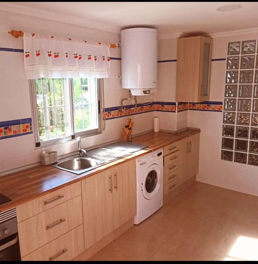 Holiday home Buen Estar, Piscina, Barbacoa, Jacuzzi En Valencia Turis